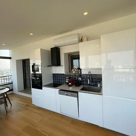 Penthouse / 2 Bedrooms In Center Of شقة أنجير