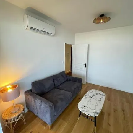Lägenhet Penthouse / 2 Bedrooms In Center Of Angers