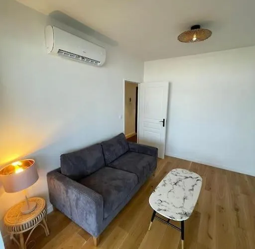 Lägenhet Penthouse / 2 Bedrooms In Center Of Angers